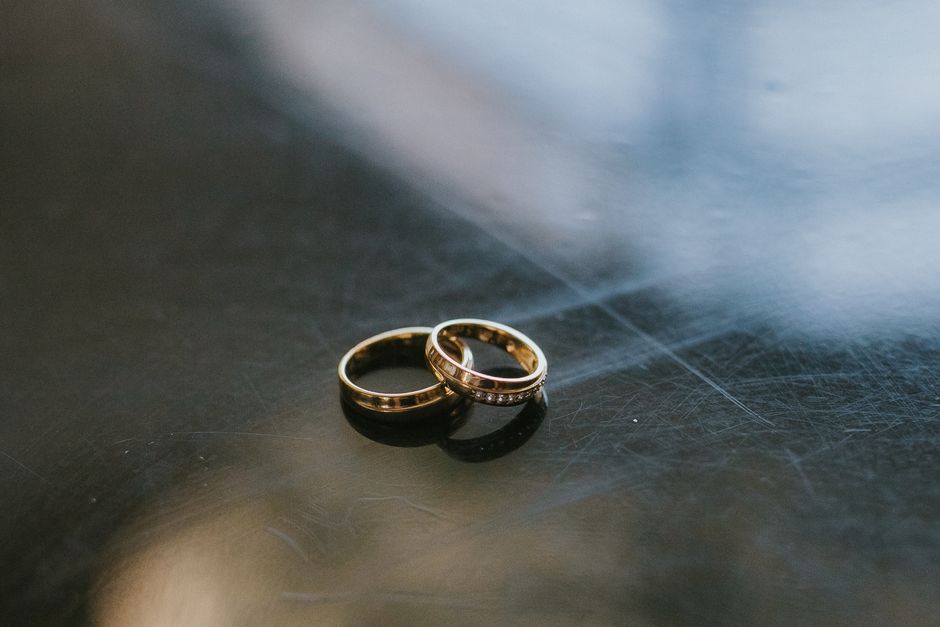 Why Yellow Gold Eternity Bands Are Making a Massive Comeback