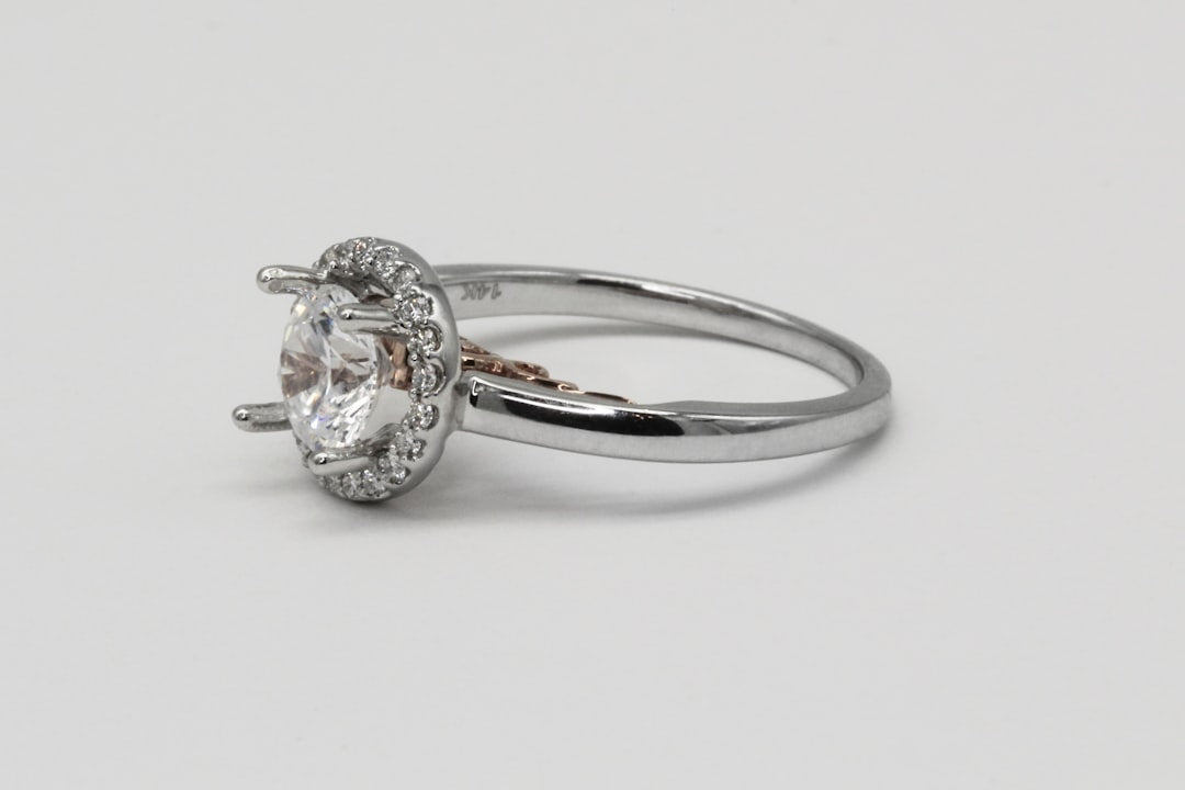 The Ultimate Guide to Buying 3 to 5 Carat Moissanite Engagement Rings