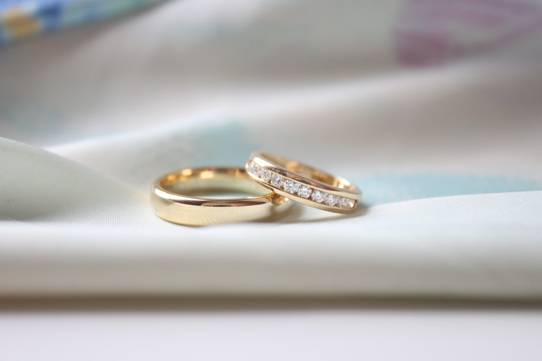 Mind the Gap: A Guide to Custom Wedding Bands That Fit Your Engagement Ring Perfectly
