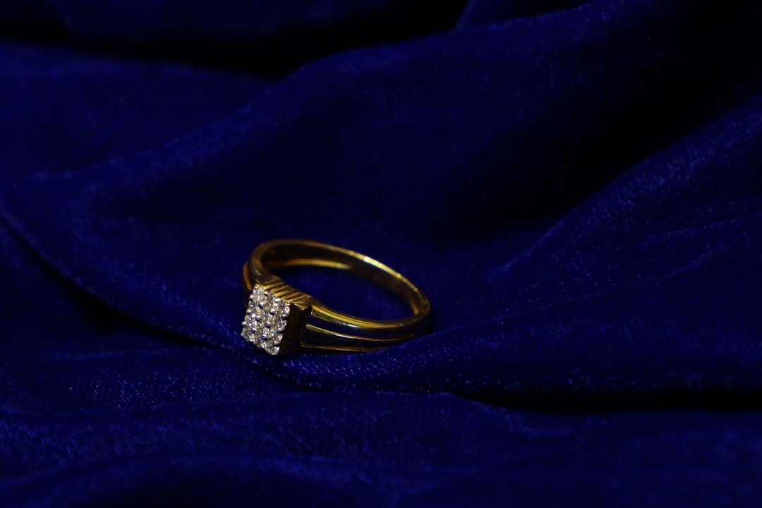 The Golden Standard: Your Guide to 22k Gold Ring Prices and Online Shopping